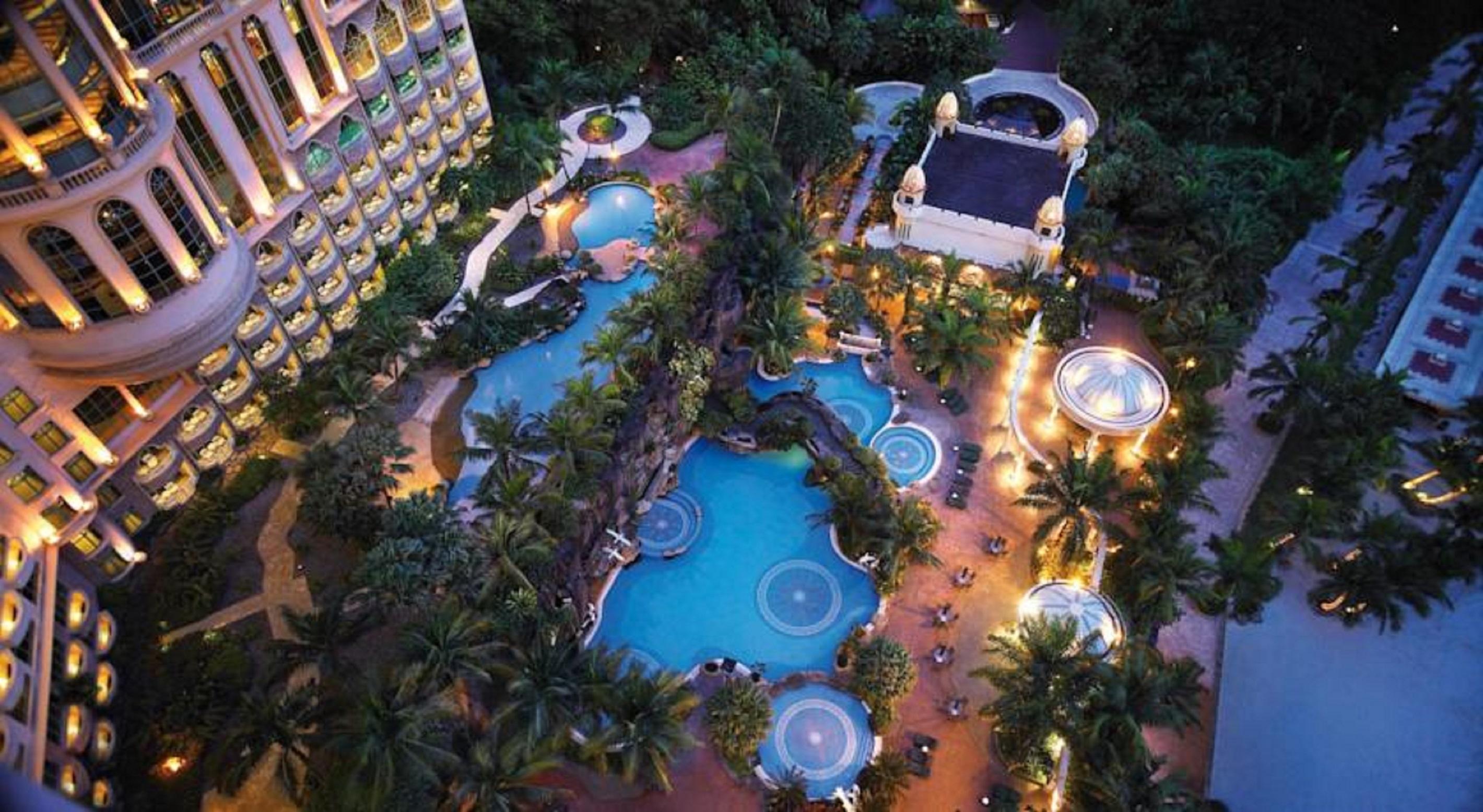 Sunway Resort Hotel Petaling Jaya Zewnętrze zdjęcie The pool at the Shangri-La Kuala Lumpur